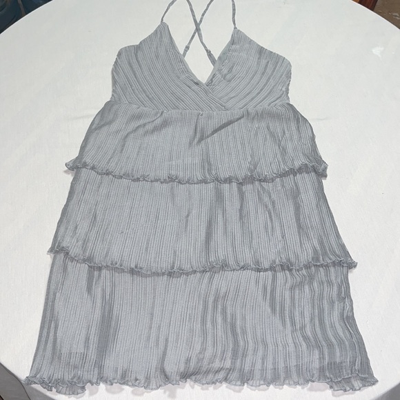 LULUS CHEERS AND TIERS GREY
CHIFFON PLEATED SURPLICE TIERED Mini
DRESS M - Picture 2 of 14
